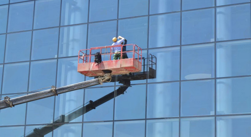 Услуги клининга, мойка фасада (окон)